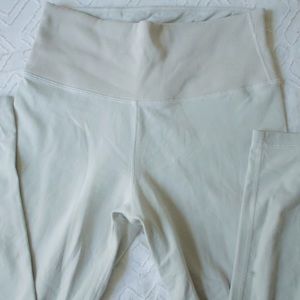 NEW Aritzia TNA Leggings